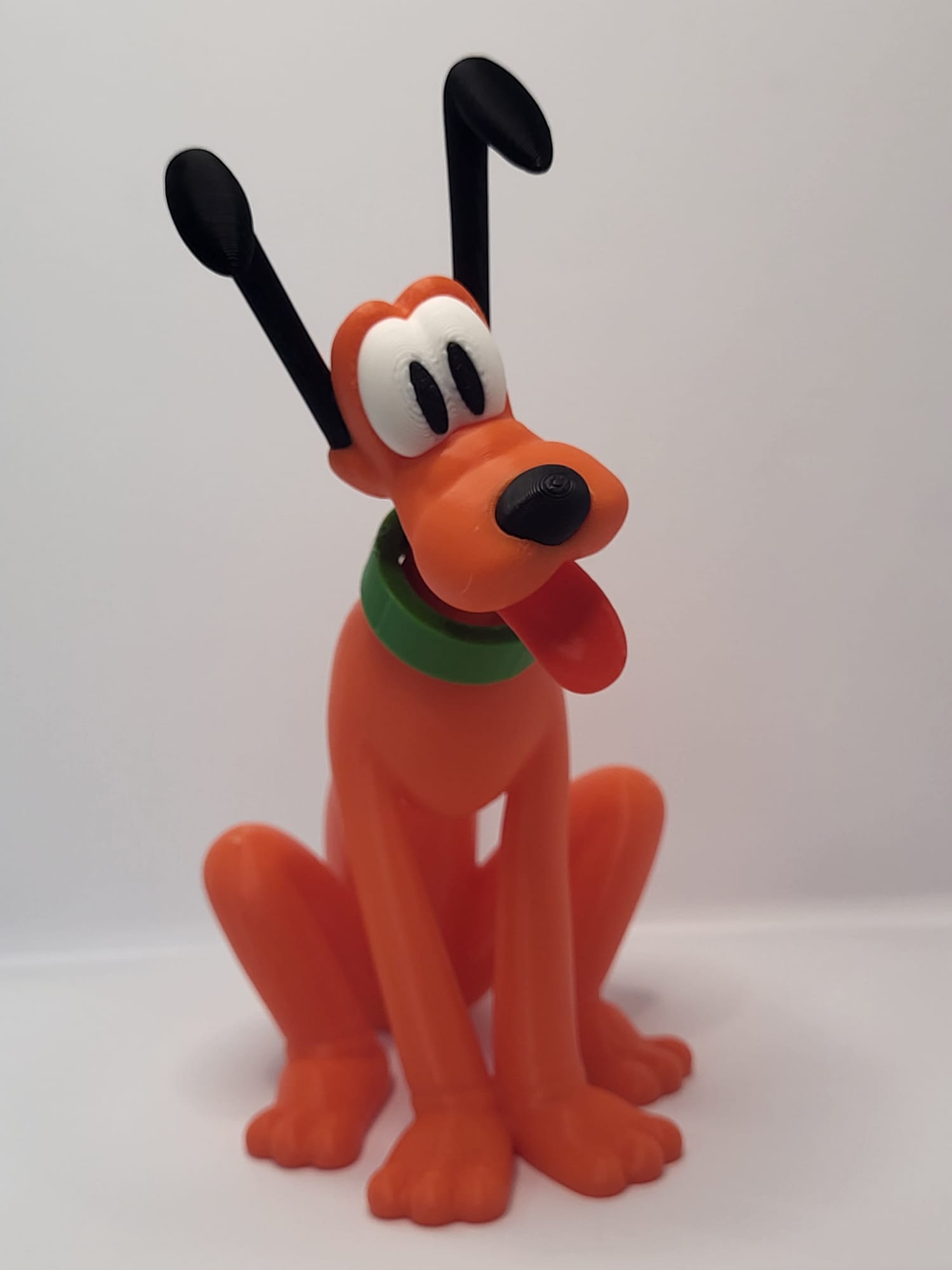Pluto em PLA - Laranja (PLA)